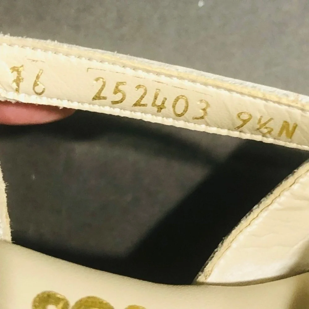 SAS‎ Beige Sandals Strappy Low Wedge Open Toe Minimalist Vaca Summer Women 9.5N